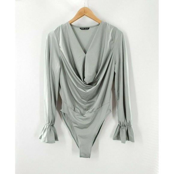 Shein Women's Green One Piece Bell Sleeve Size‎ M - Picture 1 of 5